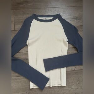 Brandy Melville Bluw & white long sleeve